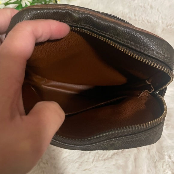 Authentic LV Vintage Crossbody bag - Picture 4 of 11